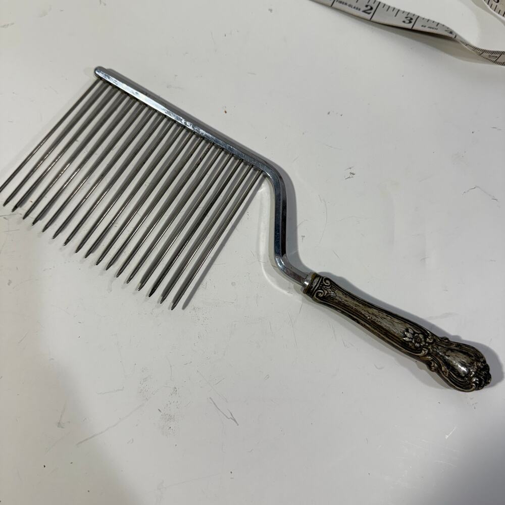 WEB Sterling Silver Handle Ornate Floral Ornate Cake Comb Breaker Separator
